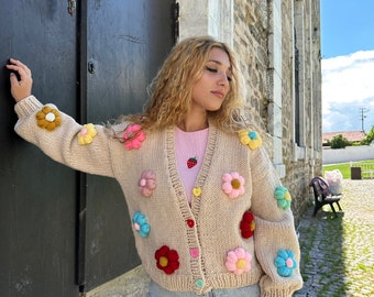 Gänseblümchen Strickjacke | Handmade Pullover für Frauen | Daisy Strickjacke | Übergroße Daisy Strickjacke | Weihnachtliches einzigartiges Geschenk für Sie