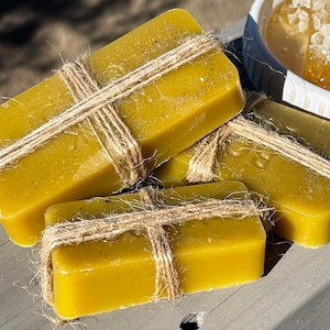 Natural beeswax - has a natural honey aroma - pure product of the bees