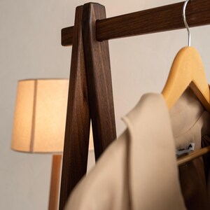 Perchero de madera, perchero, perchero, perchero para ropa, perchero para exhibición minorista, armario, perchero, perchero personalizado, regalo personalizado imagen 4