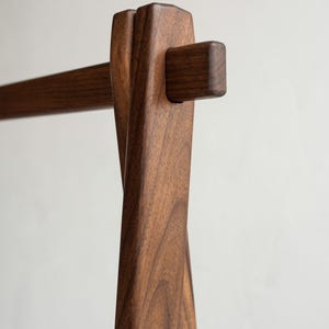 Perchero de madera, perchero, perchero, perchero para ropa, perchero para exhibición minorista, armario, perchero, perchero personalizado, regalo personalizado imagen 8