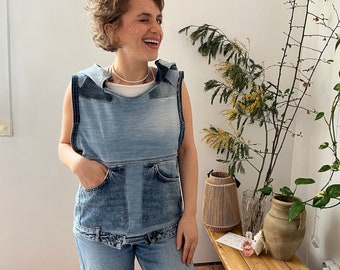 Moletom com capuz jeans reciclado: pulôver jeans sem mangas com bolsos