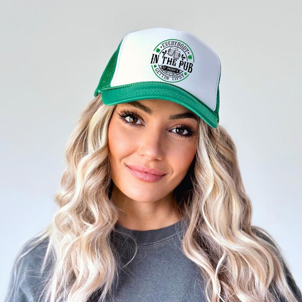 ??Everybody in the Pub Gettin Tipsy Green and White Trucker Hat Everybody in the Pub Gettin main image 2