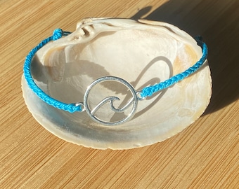 Ocean Wave Macrame Bracelet: Adjustable Surfer Style Jewelry