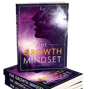 Può includere: Una pila di quattro libri con un design di galassia viola e nero e il titolo "The Growth Mindset" in lettere gialle.