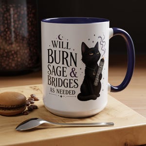 Mug Brûler de la sauge et des ponts au besoin, Mug à café chat noir sorcière, cadeau sorcière drôle, tasse humour gothique, tasse esthétique sorcière 11 oz 15 oz 20 oz Navy