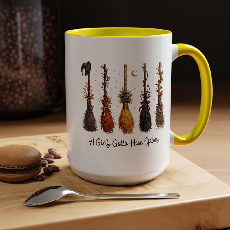 Taza divertida de bruja, Una chica debe tener opciones, Taza de bruja para ella, Taza con estética de bruja adorable, Regalo para la mejor amiga, Estilo Halloween 11 oz 15 oz 20 oz Yellow