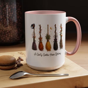 Taza divertida de bruja, Una chica debe tener opciones, Taza de bruja para ella, Taza con estética de bruja adorable, Regalo para la mejor amiga, Estilo Halloween 11 oz 15 oz 20 oz Pink