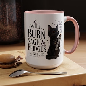 Mug Brûler de la sauge et des ponts au besoin, Mug à café chat noir sorcière, cadeau sorcière drôle, tasse humour gothique, tasse esthétique sorcière 11 oz 15 oz 20 oz Pink