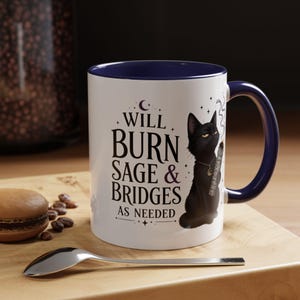 Mug Brûler de la sauge et des ponts au besoin, Mug à café chat noir sorcière, cadeau sorcière drôle, tasse humour gothique, tasse esthétique sorcière 11 oz 15 oz 20 oz image 6