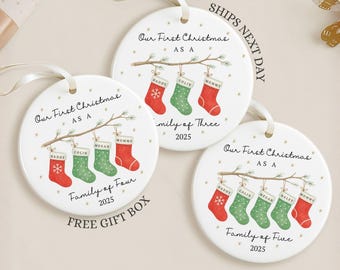 Adorno navideño para la familia de cuatro: Adorno navideño personalizado para la primera Navidad como familia de cuatro.