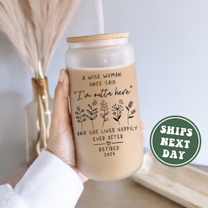 Tasse en verre personnalisée pour la retraite, tasse à café glacée personnalisée en verre dépoli, cadeau de retraite pour un collègue de travail à la retraite amusant qui prend sa retraite