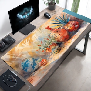 Pode incluir: Tapete de mesa em aquarela com uma natureza morta de vasos de terracota com padrões geométricos e plantas. O tapete tem uma paleta de cores quentes de laranja, amarelo e azul, criando um acessório de espaço de trabalho vibrante.