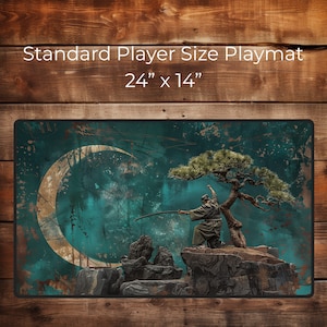 Samurai giapponese in allenamento - Tappetino da gioco da tavolo personalizzato 24"X14" Giappone, tappetino da gioco TCG, regalo per giocatori, accessorio DND