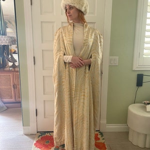 Vintage 1940s Full Length Brocade Cape * Cream with Metallic Gold Palm Pattern * Size S-M