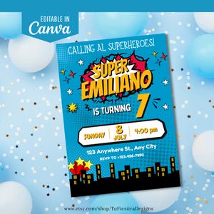 Puede incluir: Una invitación de cumpleaños con temática de superhéroes, con un fondo azul y gráficos estilo cómic. La invitación dice "Super Emiliano cumple 7" e incluye detalles del evento. Editable en Canva.