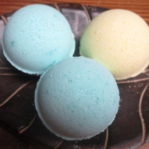 Homemade Bath Bombs Gift for her Scented Bath Bombs Variety of Colors and Scents Bath Bomb Gift image 1