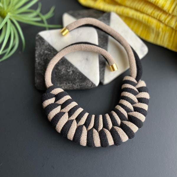 Gros collier, bijoux en tissu, collier fait main, collier tendance, collier de bijoux bohème, cadeau parfait pour femme, bijoux respectueux de l'environnement