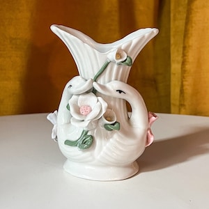 Vintage White Ceramic Graceful Swans Vase w/ Flowers