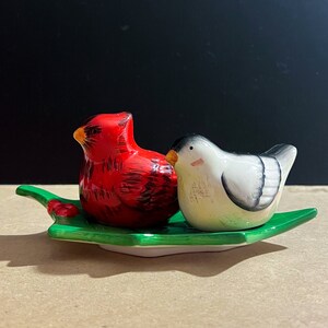 Vintage Cardinals on Holly Berry Leaf Tray Salt & Pepper Shakers