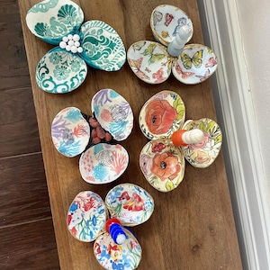 Seashell jewelry dish, Seashell trinket dish, Decoupaged seashell dish, Seashell tray, Clam shell dish, shell jewelry dish, Shell ring dish
