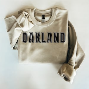Las Vegas Raiders Sweatshirt | Vintage NFL Crewneck | Oakland Football Team Pullover | Super Bowl, Game Day Sweatshirt | Oakland Raiders NFL