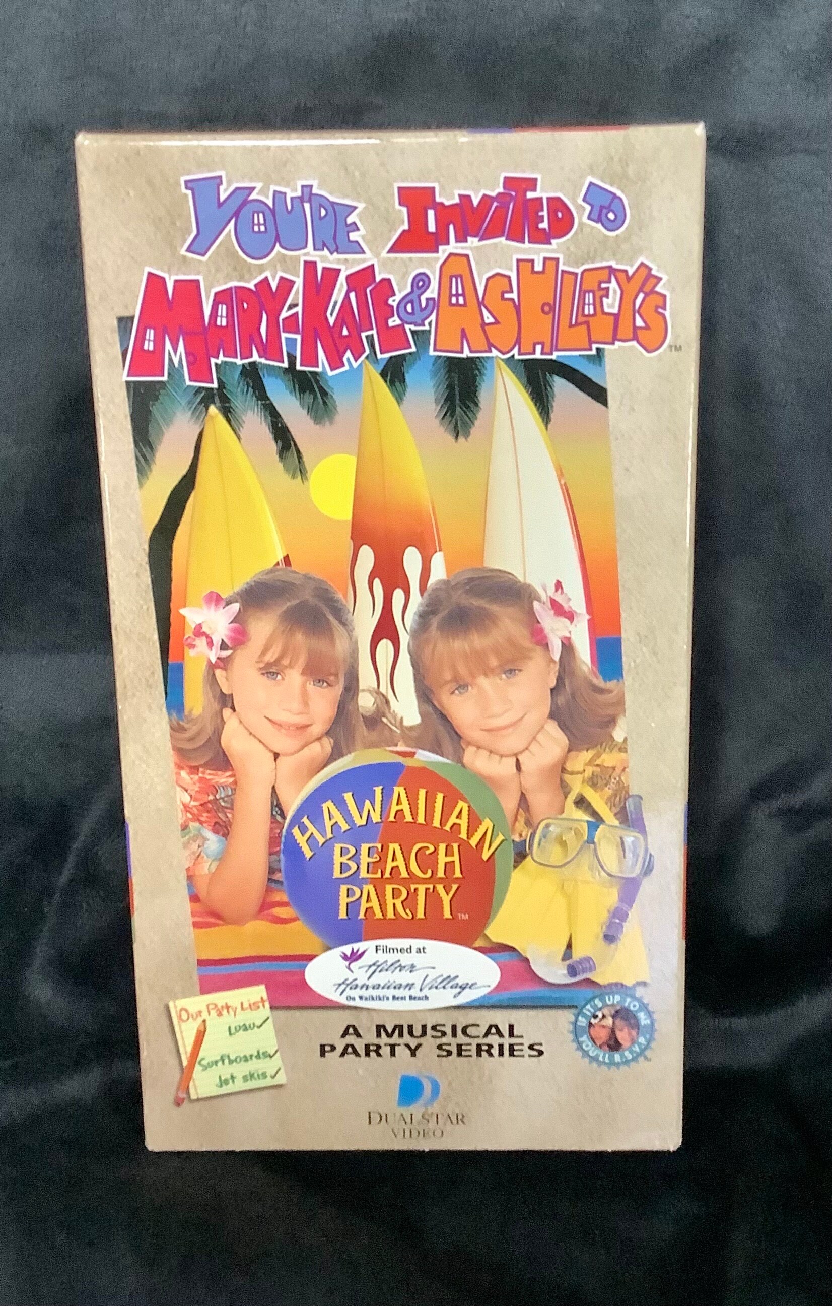 1996 "You're Invited To MaryKate & Ashley's Hawaiian beach Party" VHS TAPE