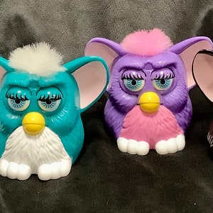 1998 McDonalds FURBY With Fluttering Eyes