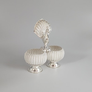 925 Silver Kumkum holder with antique design |