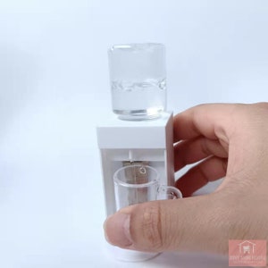 Real Miniature Water Dispenser For Tiny Cooking Kitchen can real be used