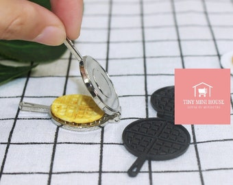 Real Mini Cooking: Mini Waffle pan scale 1.12 for Tiny Cooking or Dollhouse Kitchen Miniature