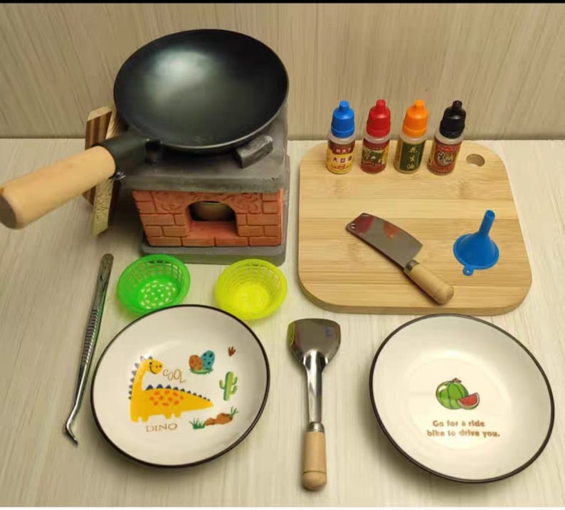 Sharplace Set De Utensilios De Cocina En Miniatura – Vajilla 1:6 Para Casa De Muñecas, PVC, Negro, 3 Platos, 3 Cuencos Y 2 Tazas
