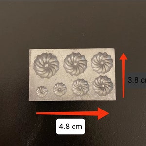 Stampo in metallo per torta in miniatura da forno