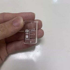 Real Miniature heatproof glass beaker measuring cup for your tiny cooking food