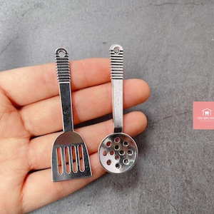 Real Miniature Cooking: Tiny Spatula And Strainer Can Used For Cook Tiny Food.