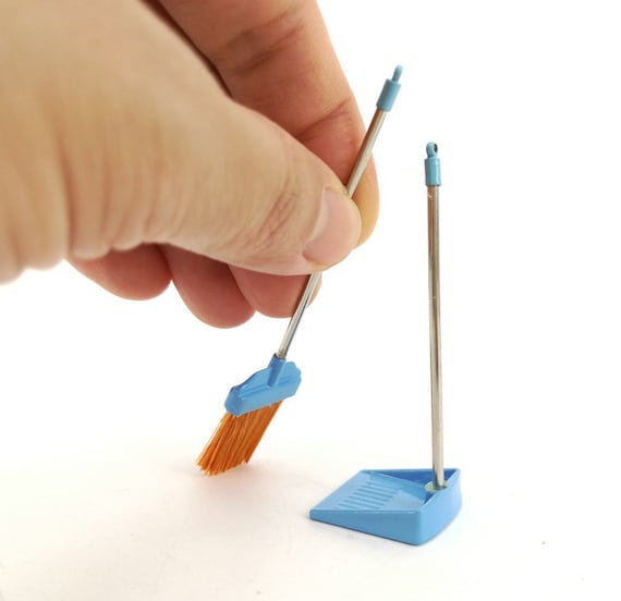 小梅　ミニチュアリメイク＊オーダーメイドスモック３点セット【3-3】 Real Miniature Cleaning Tools Broom and Shovel Can Clean Your