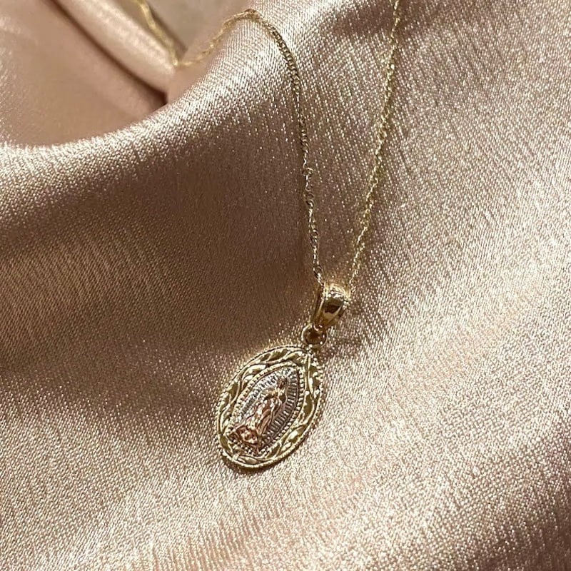 MARY IN BLUE CHINA NECKLACE