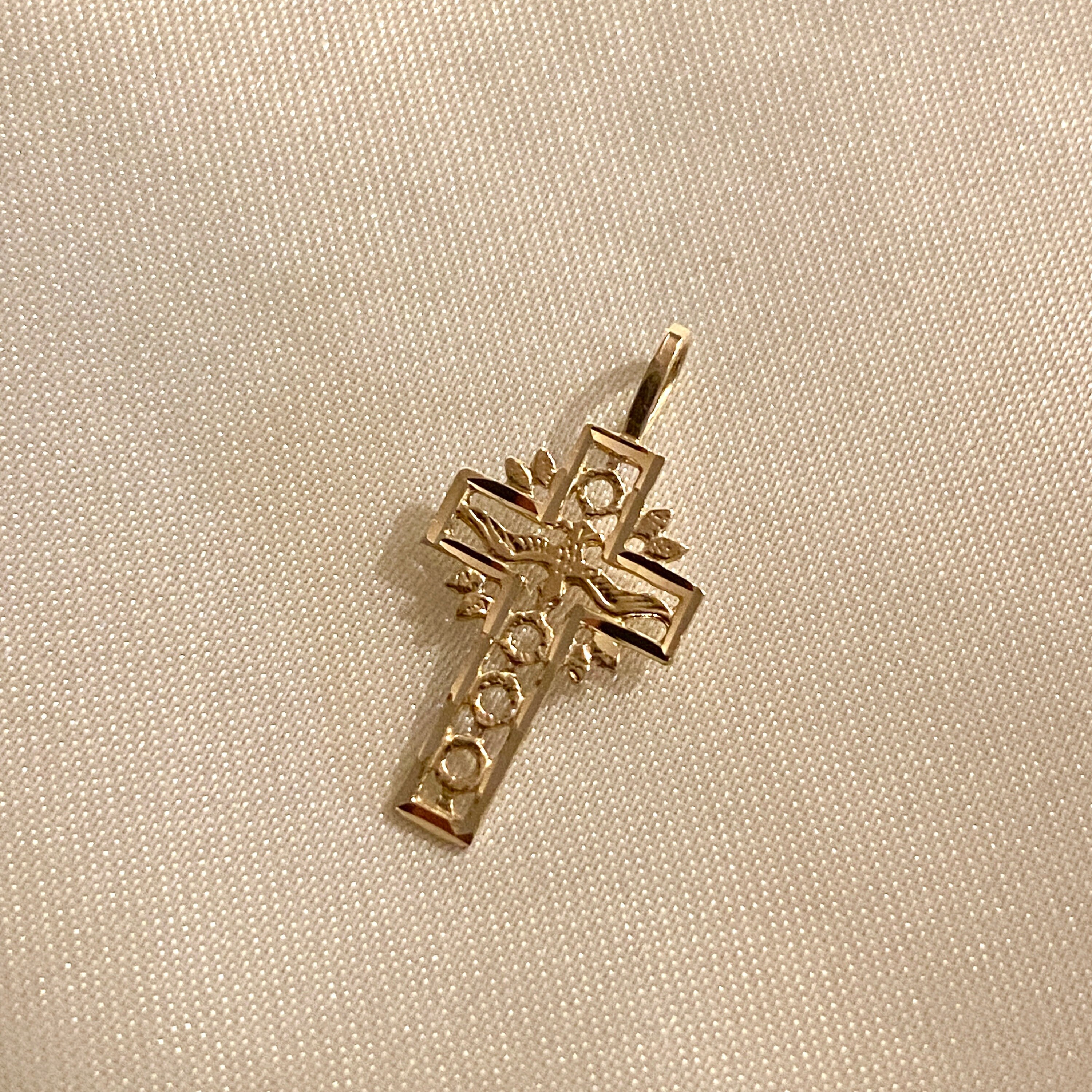14KT Gelbgold Vier-Wege-katholische Kreuz-Medaille Gravierte Anhänger