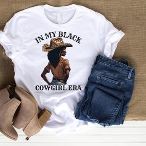 黒のカウガールシャツ、アフリカ系アメリカ人のカウガールTシャツ、黒のウエスタンウェア、ヒョウ柄のカウボーイハット、黒のロデオ、私の黒のカウガール時代