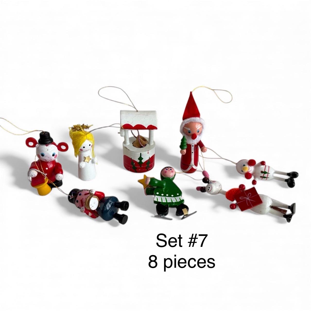 Vintage Hand Painted Wooden Christmas Ornaments: Hand-painted