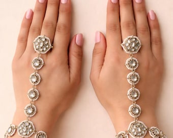 Bridal Kundan Haath Phool, Gold Hand Chain Bracelet, Indian Wedding Jewelry, Statement Hand Harness