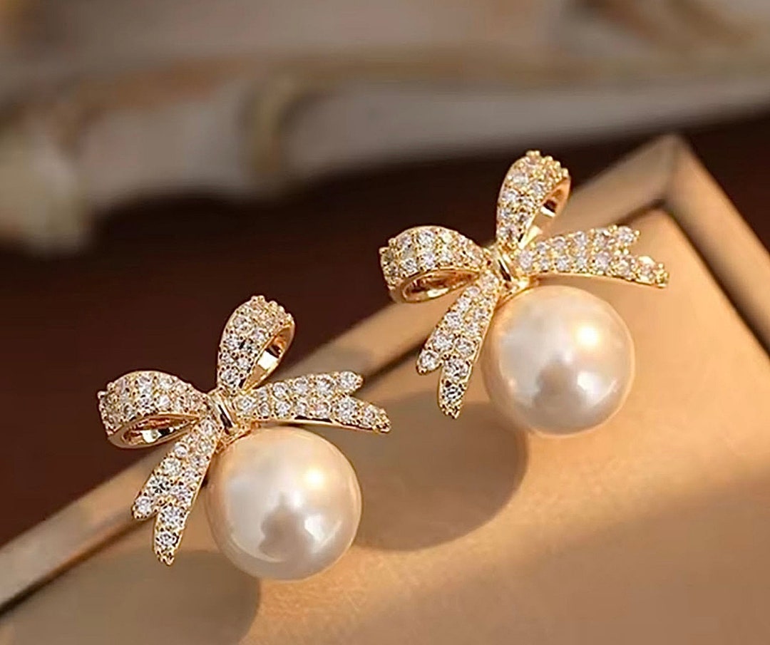 ◇Monday Edition◇ TINY PEARL PULL BOW EARRINGS Pearl Bow Earrings – Art Jewelers