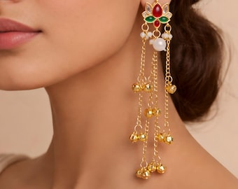 Pendientes largos colgantes de Cachemira, Jhumka Kundan de loto dorado, pendientes colgantes nupciales indios de piedra roja y verde.