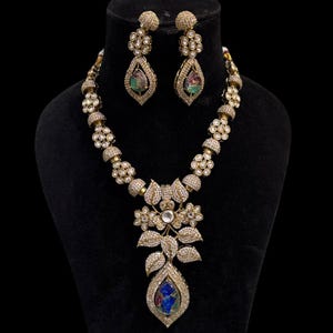 Kundan Polki Necklace: Marble Silver Foil, CZ Gold Flower Design