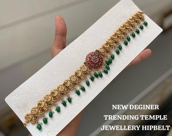 Cinturón de cintura con joyería de templo en tono dorado – Cinturón de cadera Vaddanam con piedra Kemp verde