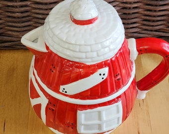 Red Barn novelty teapot 6"