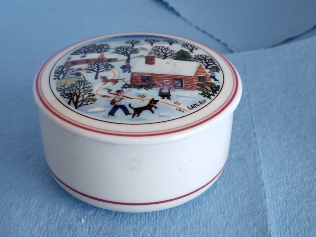 Villeroy & Boch Naif Christmas Trinket Box White Round Decorated With a