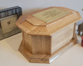 Superior solid oak 8 sided urn/casket for 1 adult. For keepsake/burial/Free delivery/free engraved plaque/free Cotton/sealable bag for ashes