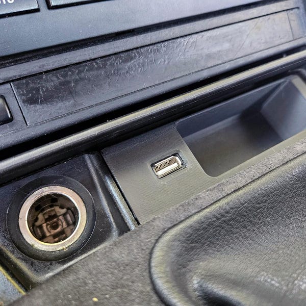 Cenicero USB para BMW E46