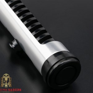 Master Q, Qui-Gon Jinn Neopixel Lightsaber image 3