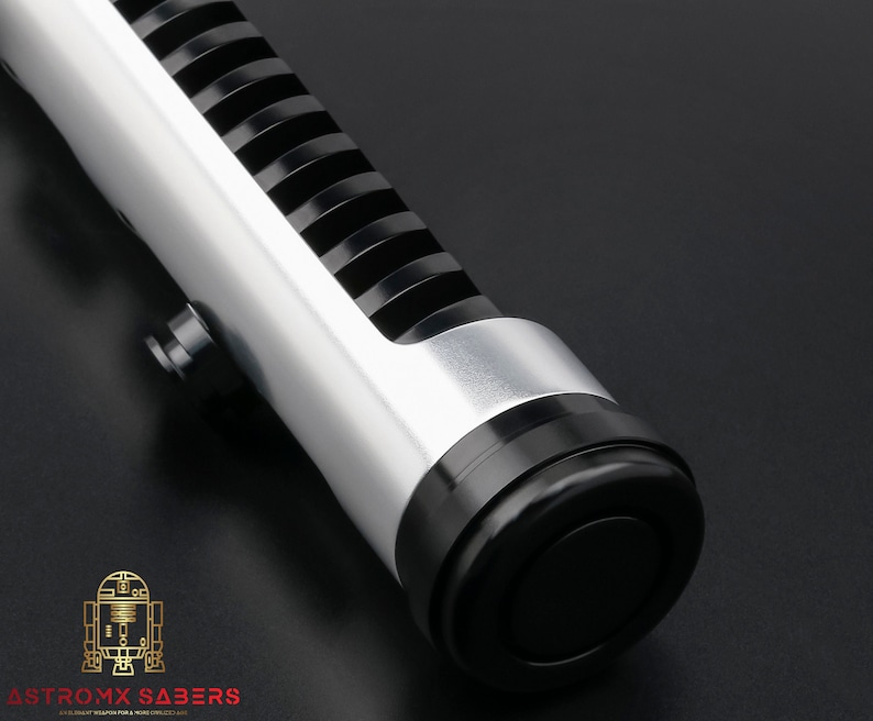 Master Q, Qui-Gon Jinn Neopixel Lightsaber image 3